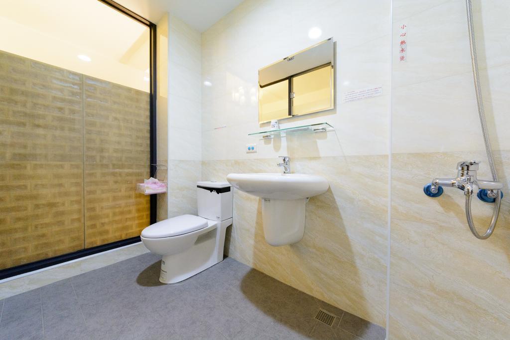 Hotel Play House Tainan Zewnętrze zdjęcie